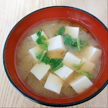 豆腐と大根の葉のお味噌汁美味しく頂きました(*^-^*)